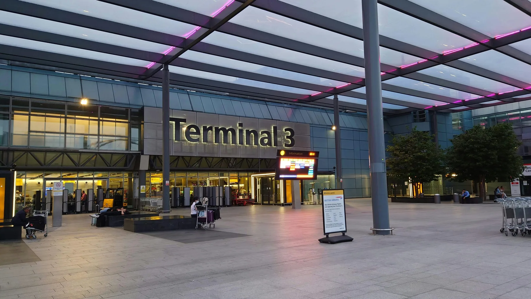 Airport retail terminal