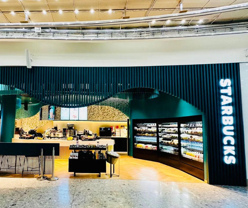 Starbucks Shop Outfit Heathrow T2